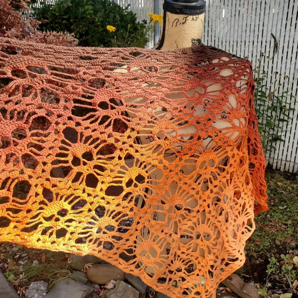 💖 New Handmade Crochet Light weighted Baktus / Shawl / Scarf